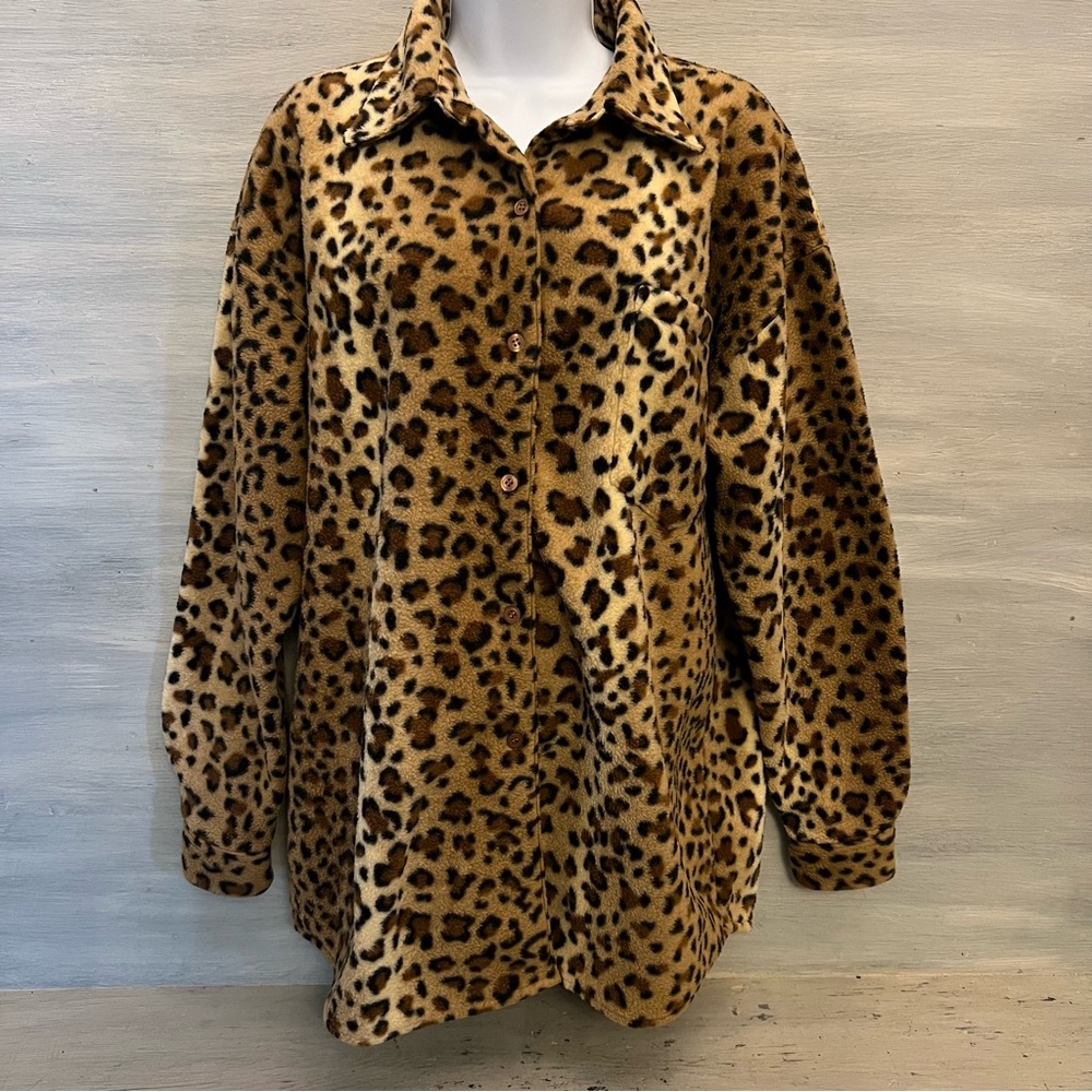 Vintage Newport News Soft Leopard Print Button Down Shirt Jacket Size‎ Medium GC
